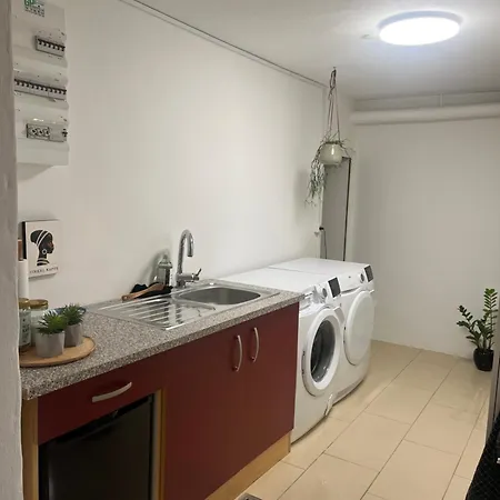 Hyggelige Vaerelser Taet Pa E45 Og Banegarden I Rødekro